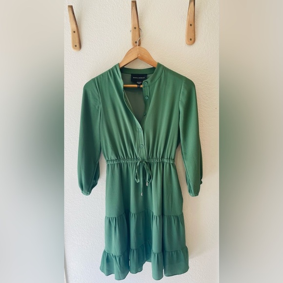 Donna Morgan Tiered Mini 3/4 Sleeve Shirt Dress in Dark Ivy Size 0P - Picture 2 of 3